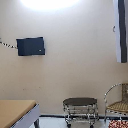 New Metro Guest House Мумбаї Екстер'єр фото
