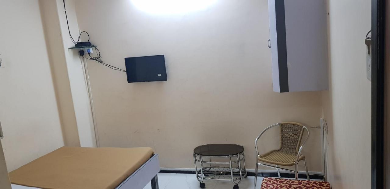 New Metro Guest House Мумбаї Екстер'єр фото