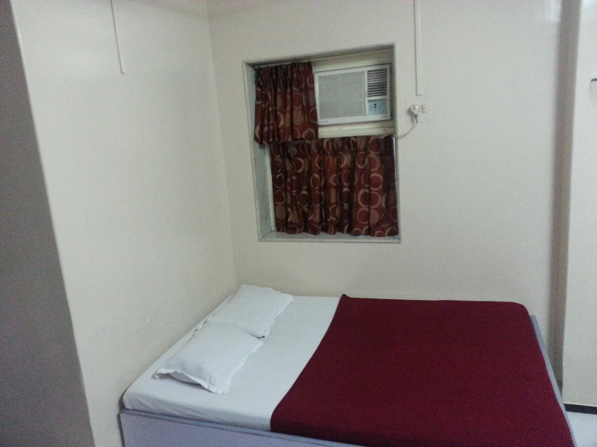 New Metro Guest House Мумбаї Екстер'єр фото