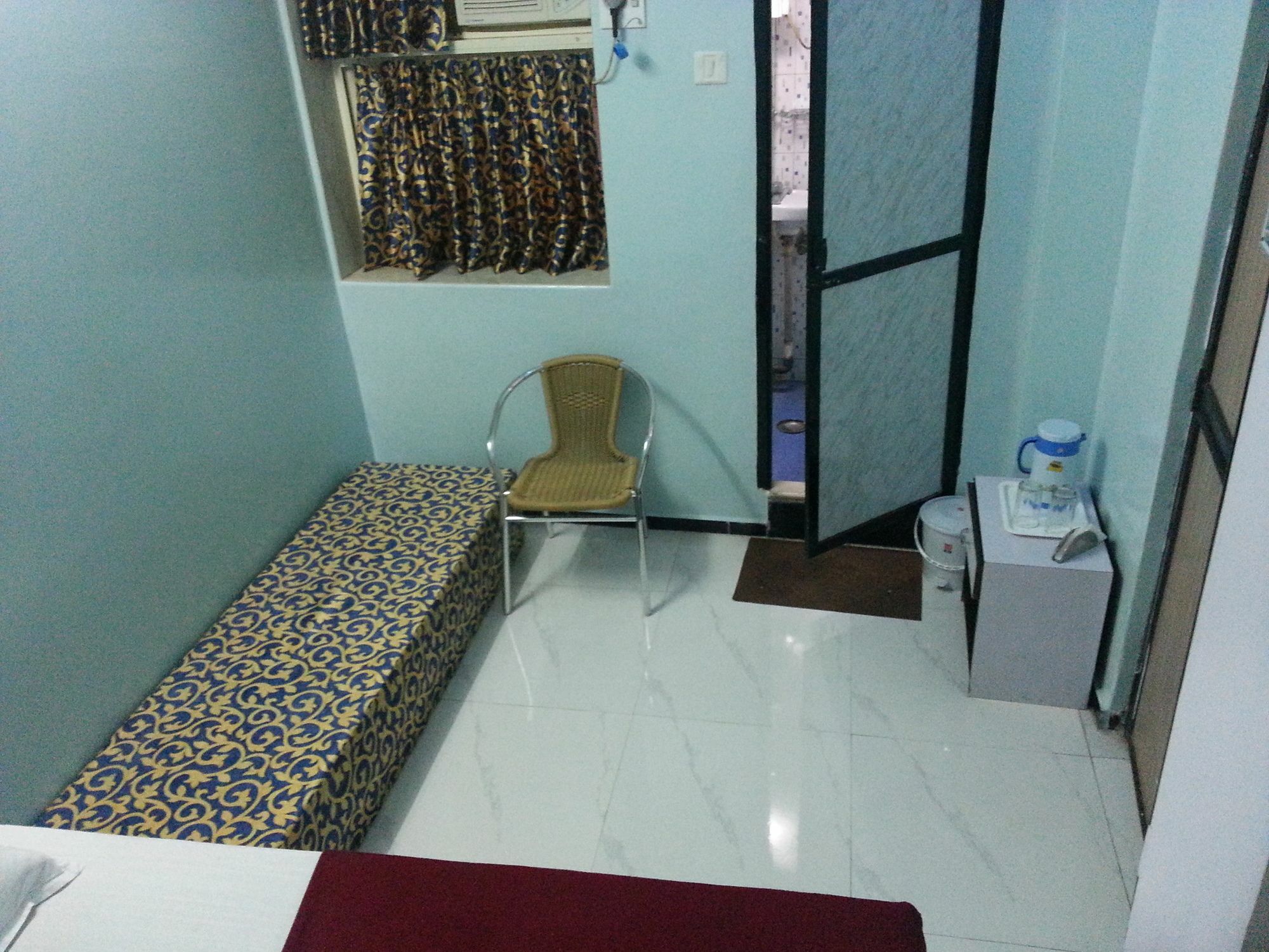 New Metro Guest House Мумбаї Екстер'єр фото